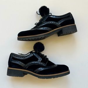 7.5 Dahl Pom Pom Velvet Woman’s Oxford